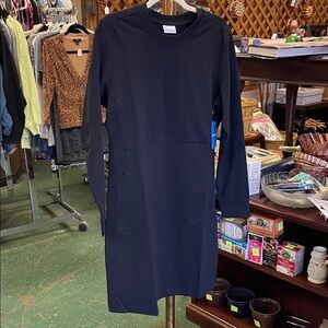Columbia Classic Black Long Sleeve Dress